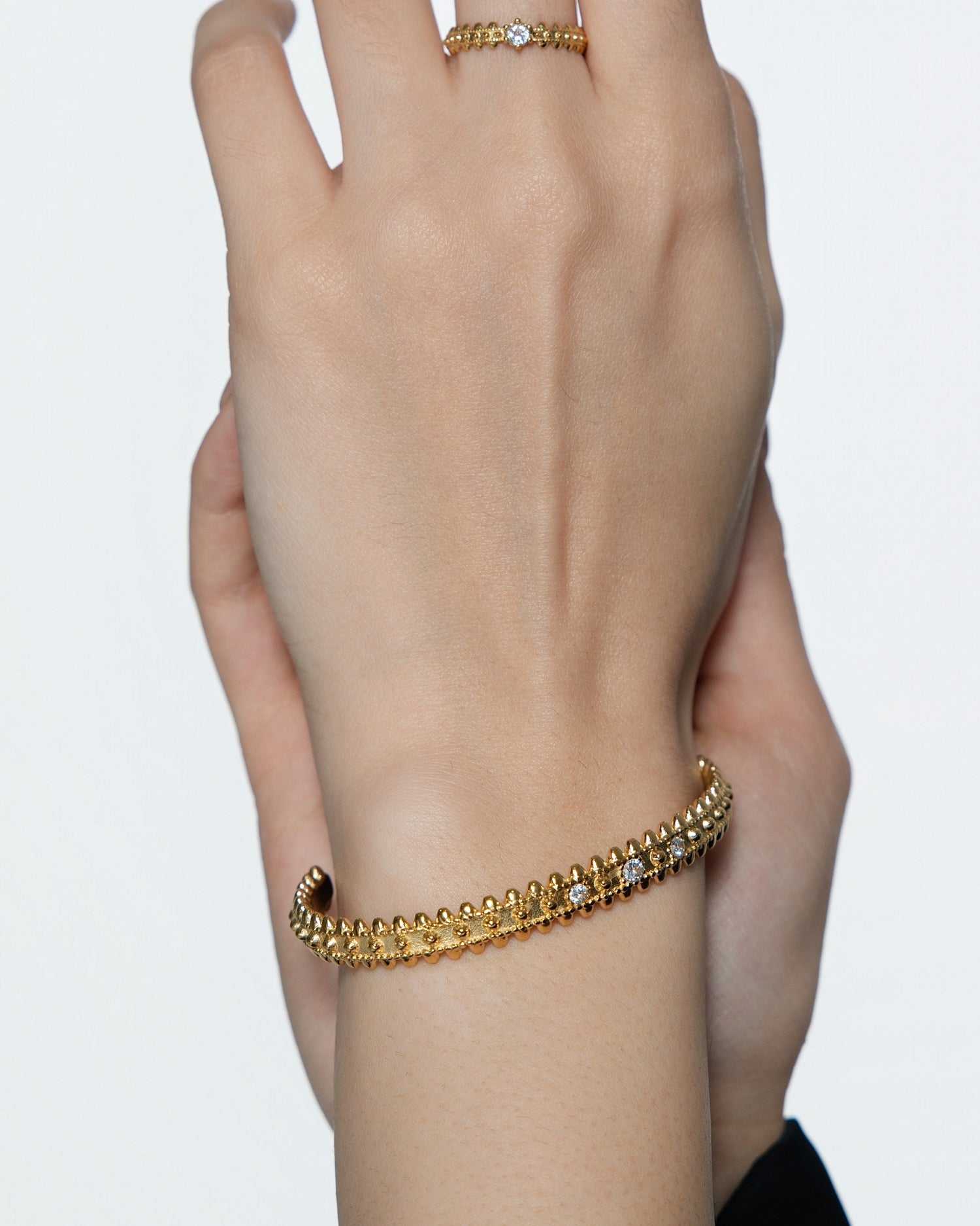 Velora Collection